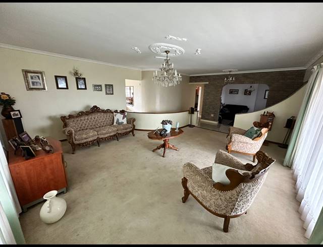 3 BEDROOM FREESTANDING FOR SALE IN EASTWOOD